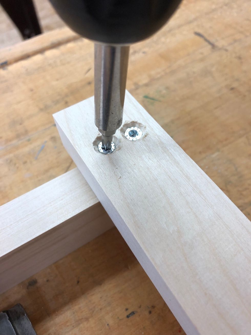 Skruva fast p\u00e5 ena sidan f\u00f6rst