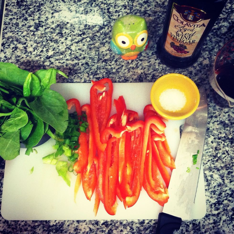 Slice bell peppers and shallot.