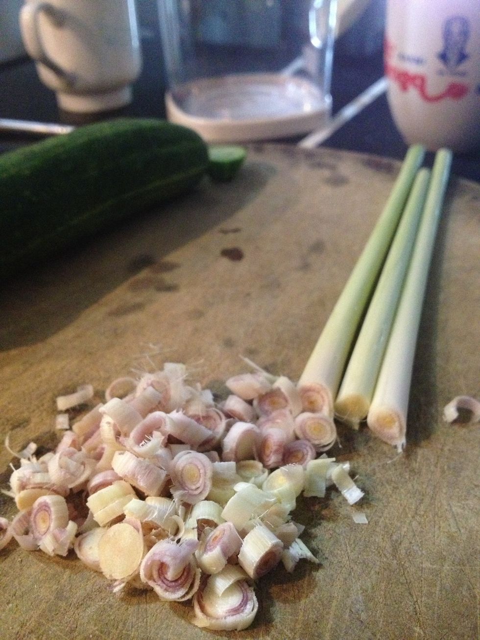 Slice the lemongrass like this for the whole length.