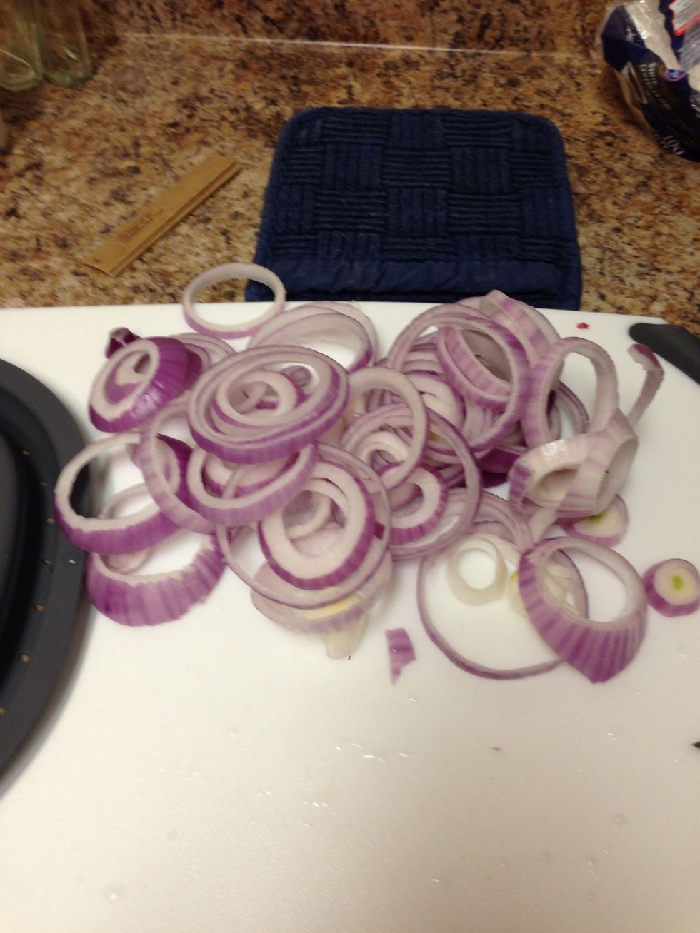 Slice the onions. You can use 1 or two f you prefer.