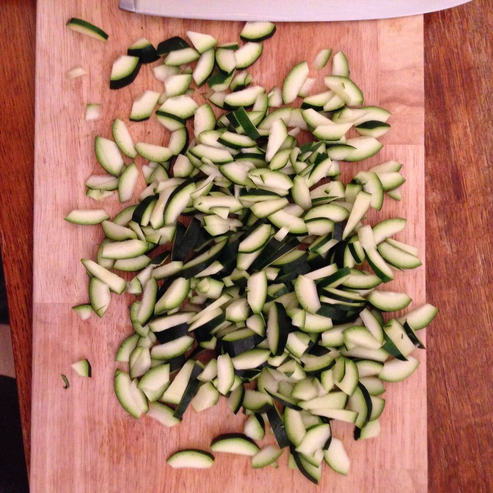 Slice them keeping and even thickness but making uneven size pieces, this will help amalgamate the sauce at the end