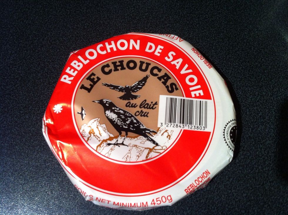 Slice your cheese. Some recipes recommend slicing a round cheese horizontally like a burger bun, but I prefer slicing down, producing about 8 rectangular slices per cheese.