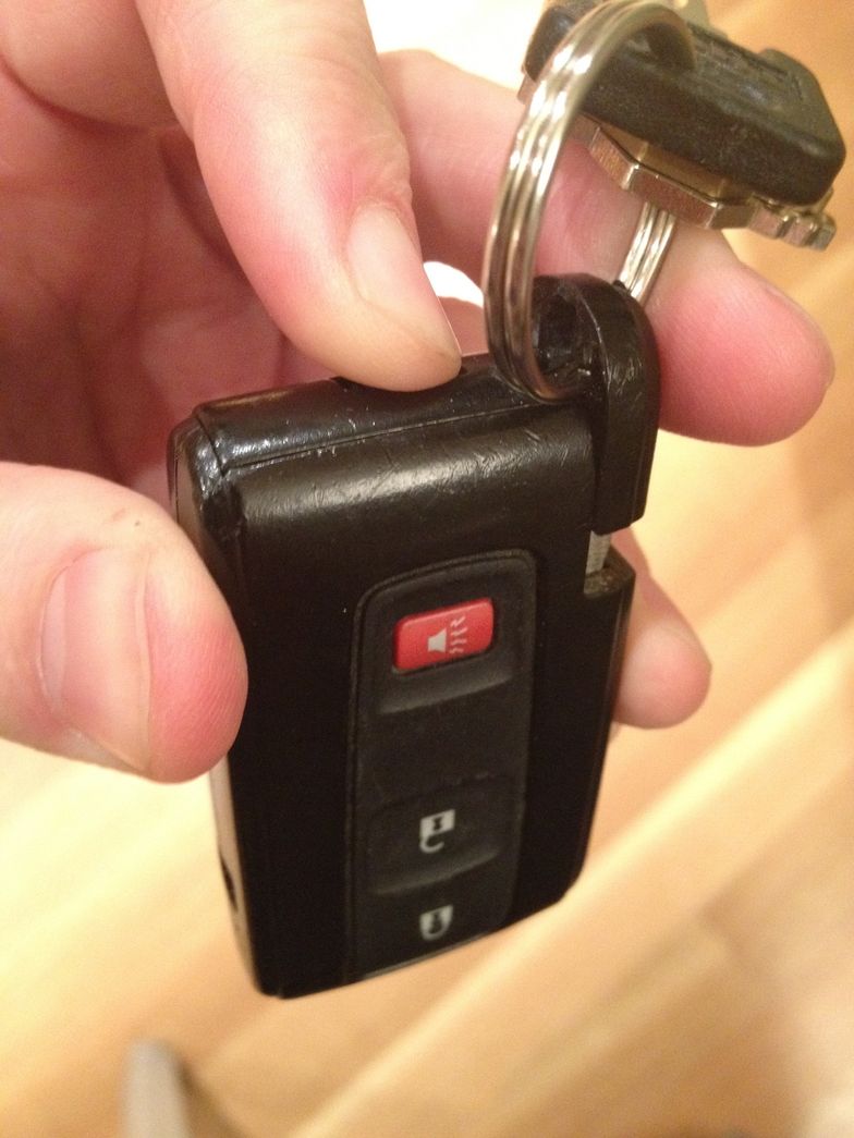 How to Change Battery in Prius Key Fob 