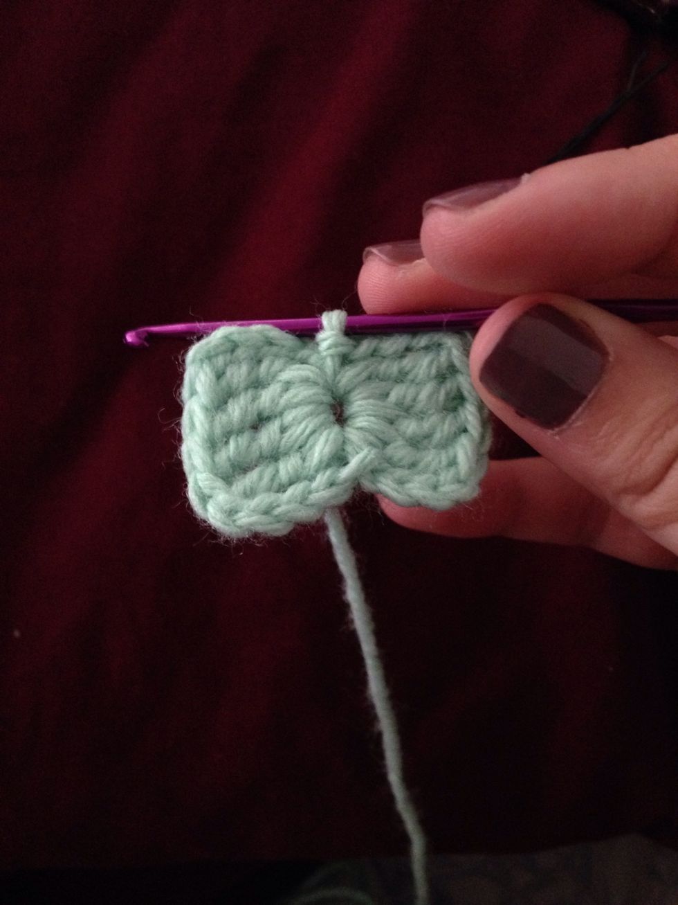 Slip stitch to center circle.