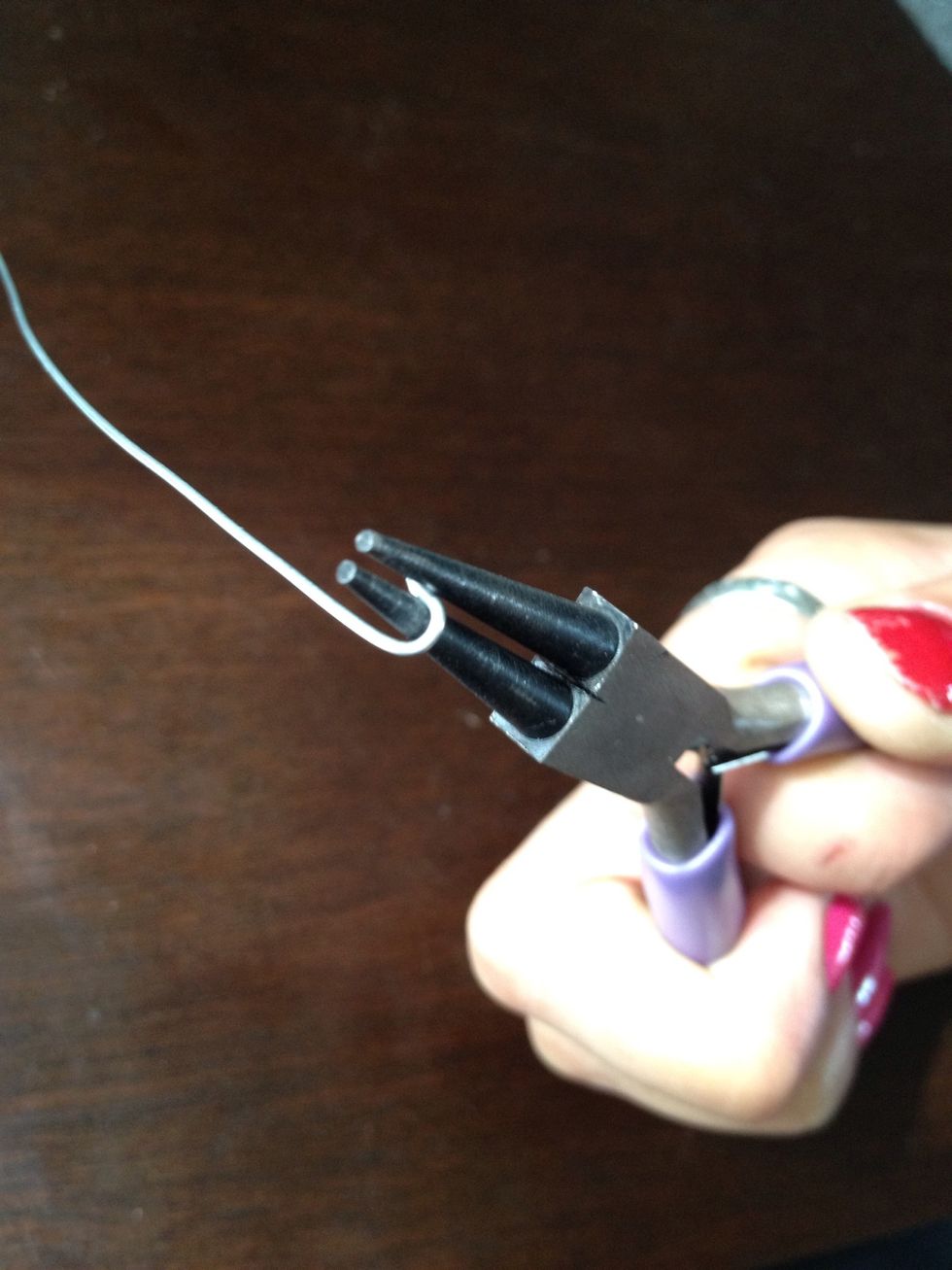 Slowly making a loop with the wire, letting go and repositioning the wire is better then trying to make a loop quickly.