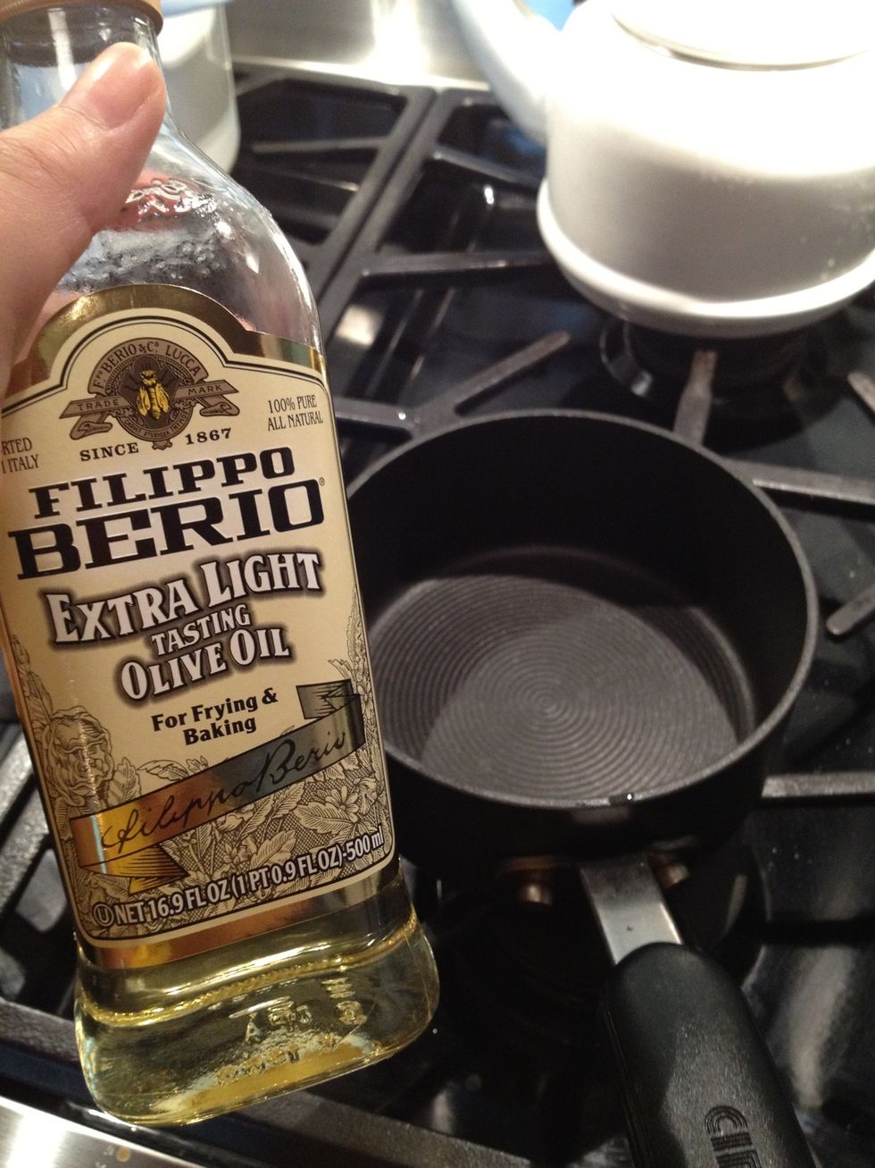 Small sauce pan and olive oil