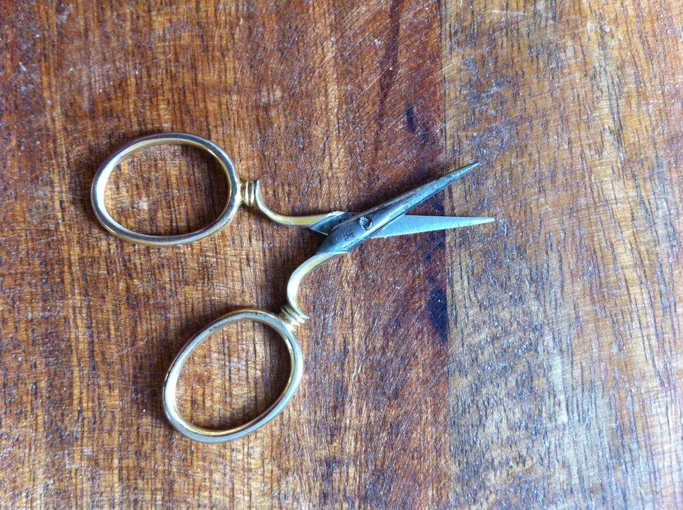 Small scissors- get you closer to seam line