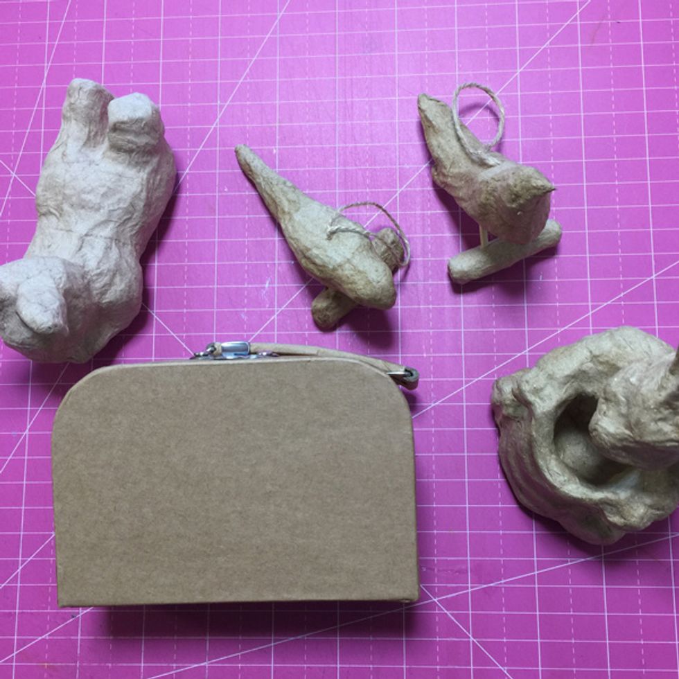 Small trunk and Cat Papier-m\u00e2ch\u00e9 paint with Pink Gesso