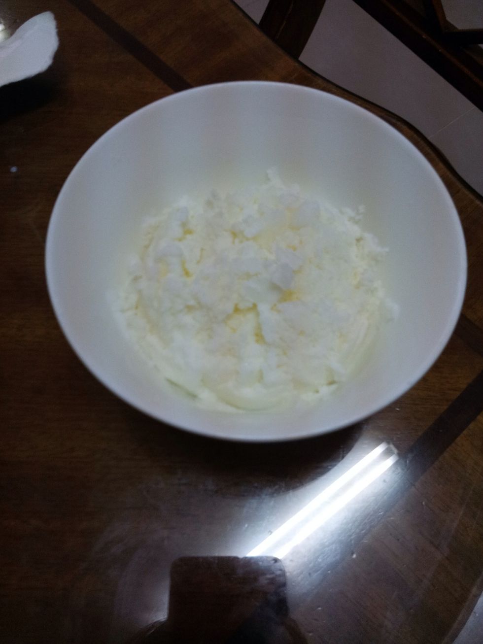 Smash the frozen milk with your spoon until it looks just about the same as the picture above. Put it in the refrigerator to not make it melt as you make your other ingredients.