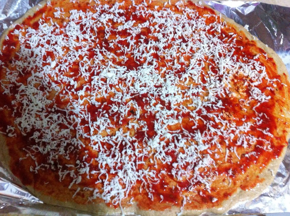 Smear pizza sauce. Sprinkle brown sugar/muscavado on the sauce(it'll Caramelize nicely n infuse with the sauce). Spread cottage cheese next