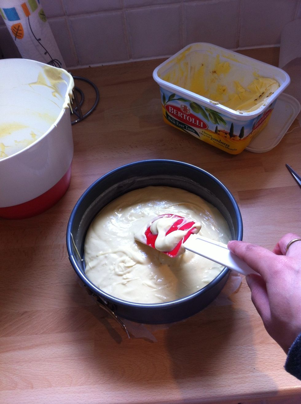 Smooth down the mixture with a spatula.