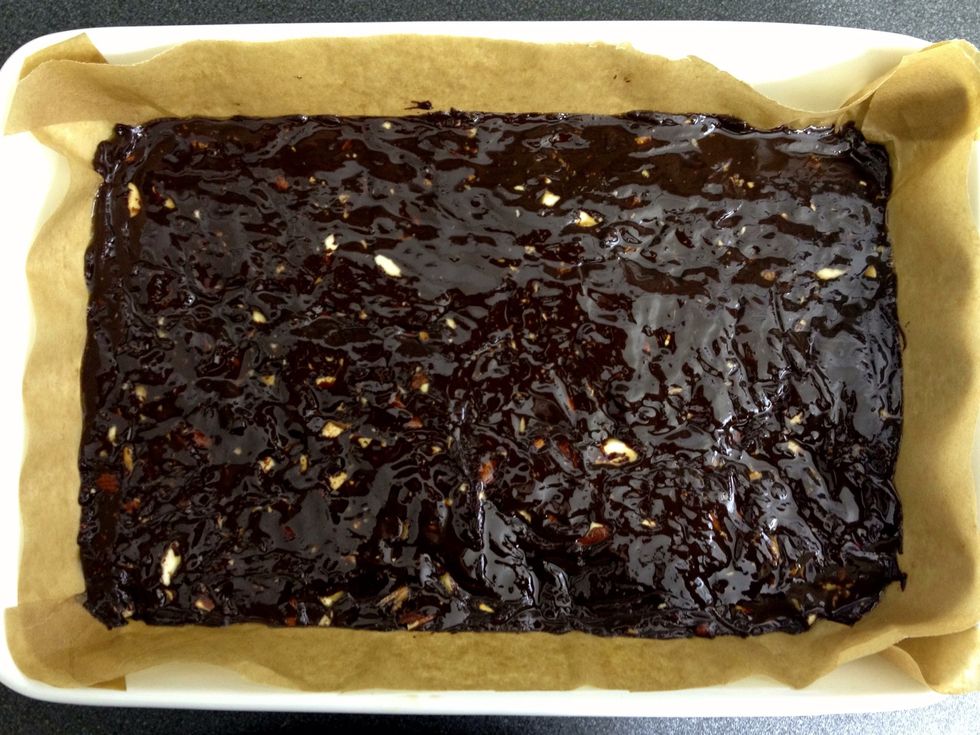 Smooth down with a spatula and leave until cool. Butter filled swimming pool.