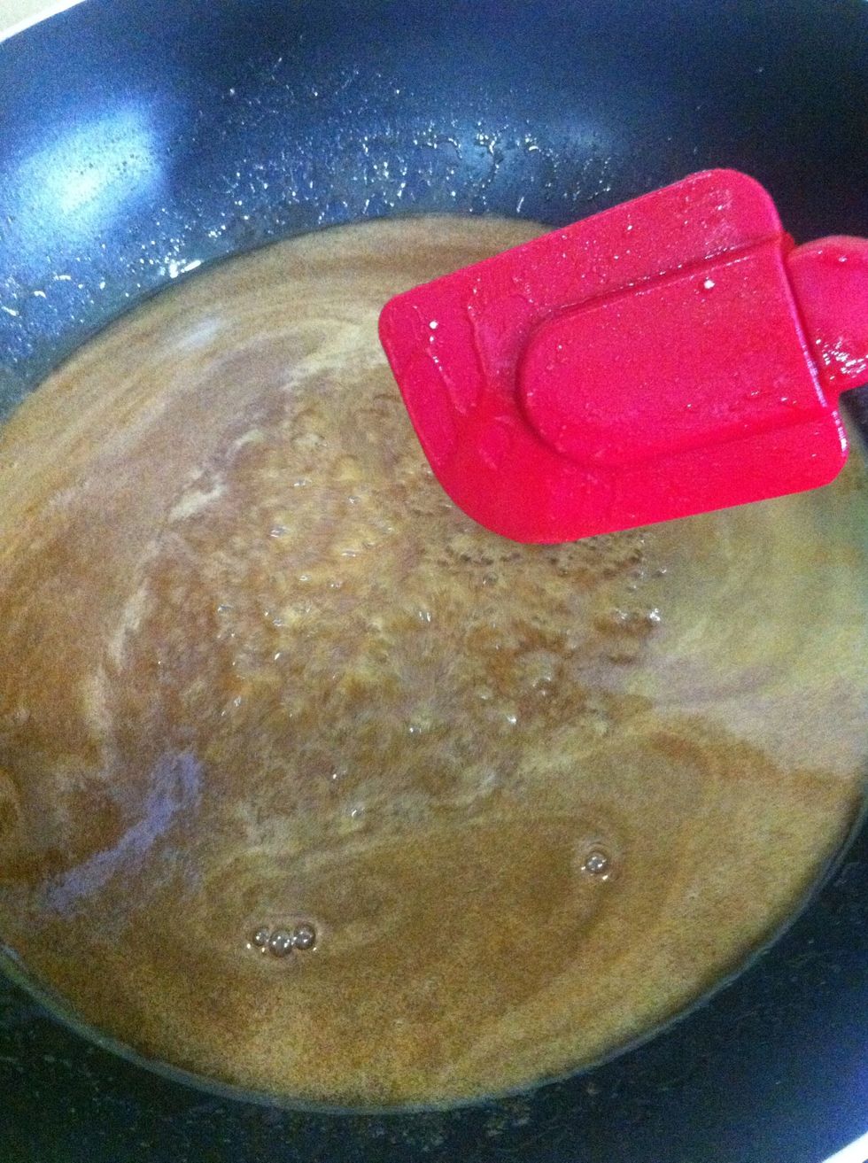 Smooth like this. Set aside for 20 mins to cool.