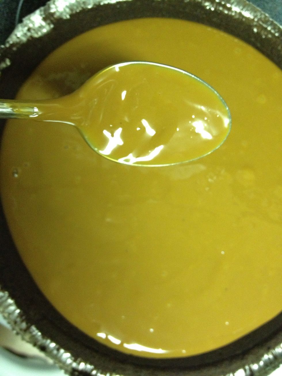 Smooth out the top. Make sure the caramel is evenly distributed.