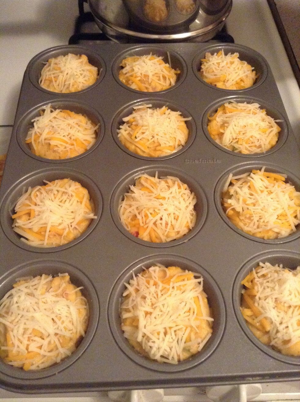 Smooth the surface and add the other 1/2 cup of cheese on top