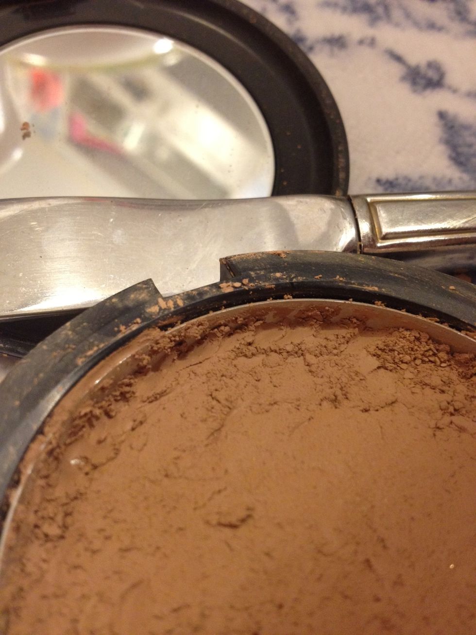 Smooth with knife evenly in the container
