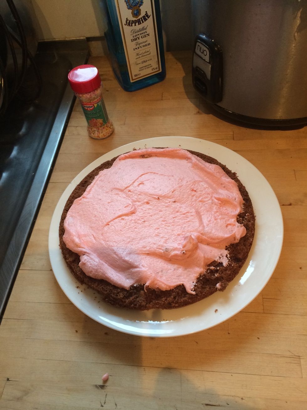 Smother in half the butter cream left in bowl
