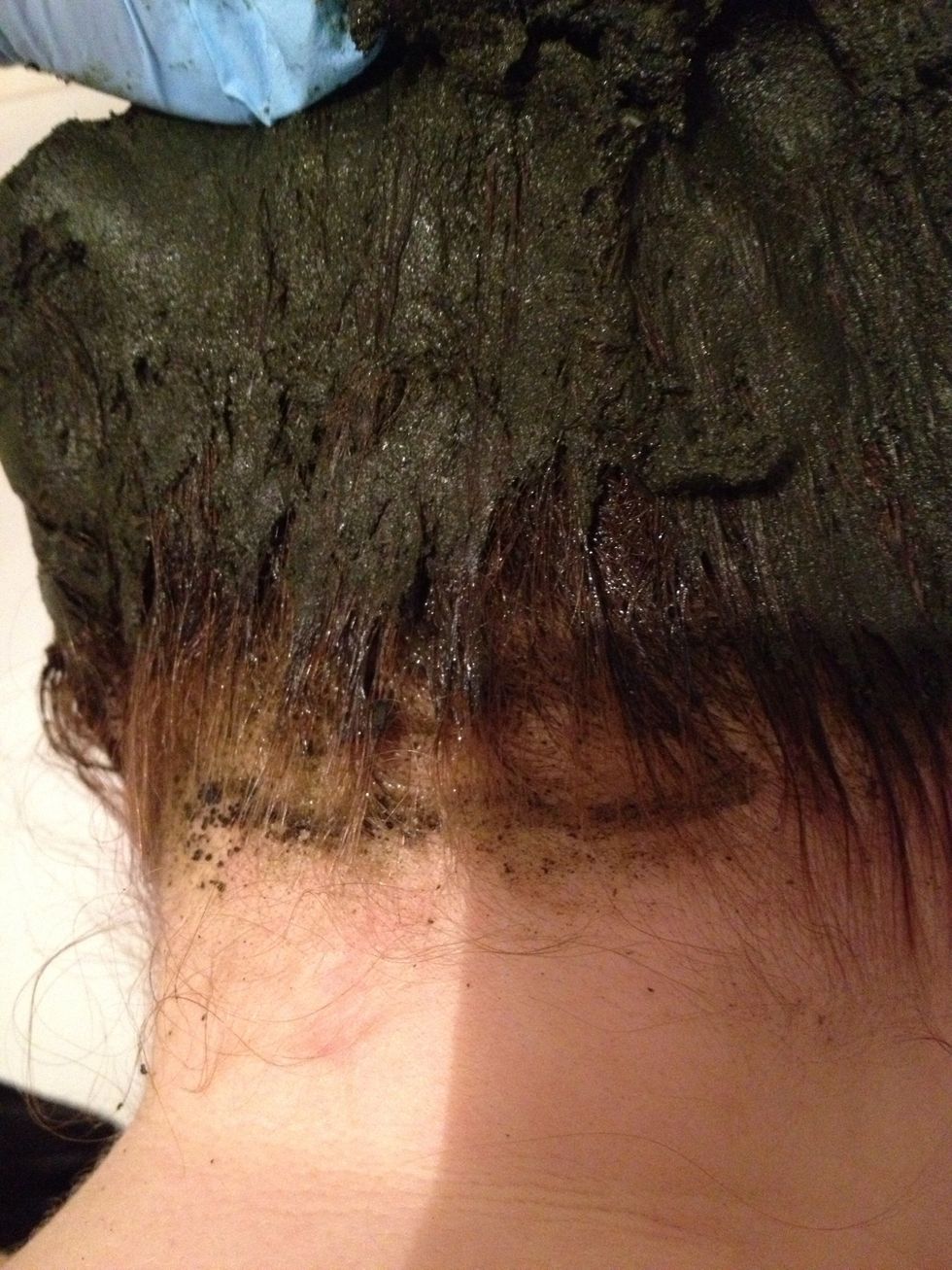 Smother your hairline, neck, face, d\u00e9collet\u00e9 etc in Vaseline/Ultrabland, or any oily potion to form a barrier. Start from the nape of your neck working the paste in from the roots.