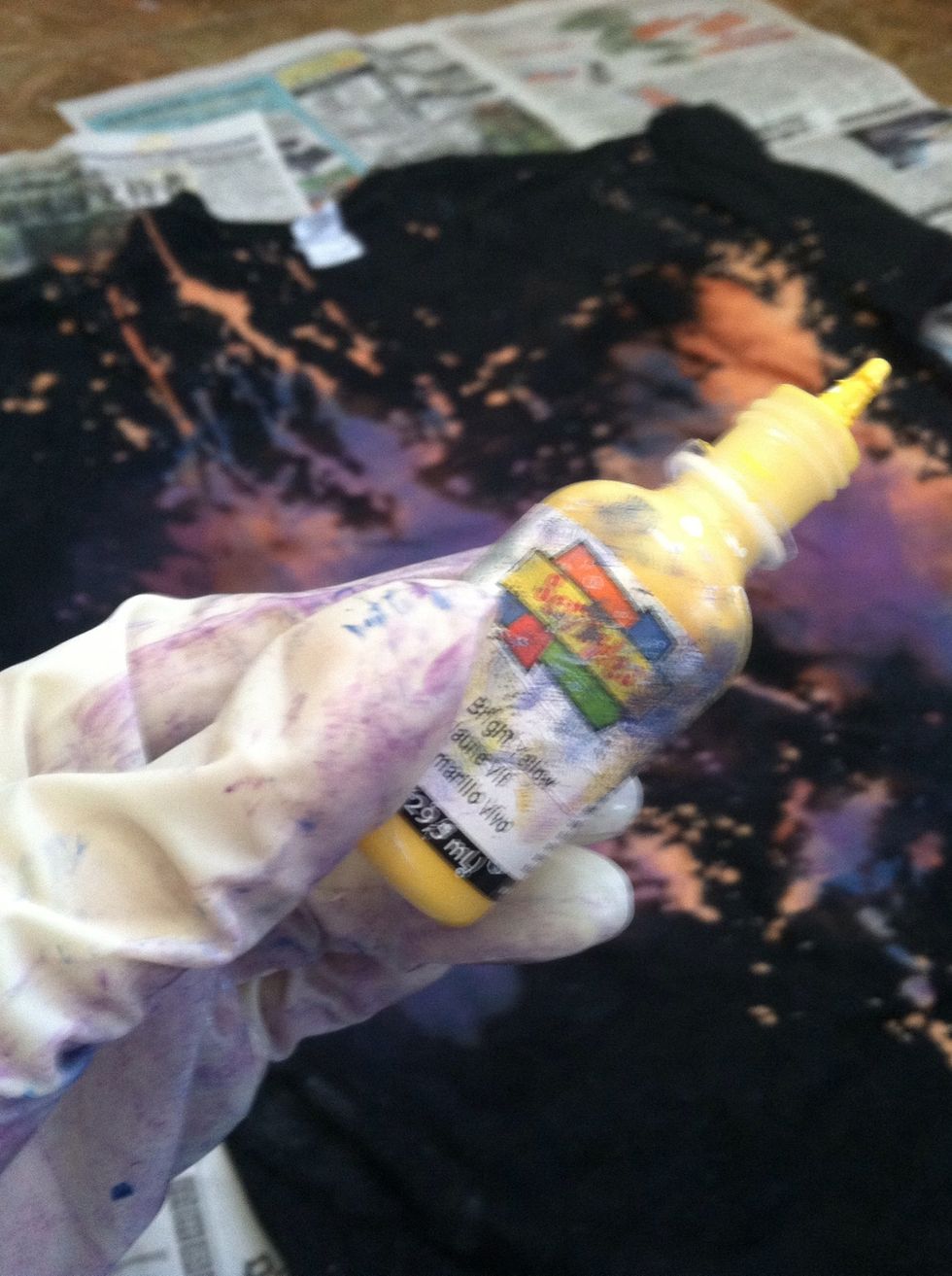 Snap out yellow fabric paint!