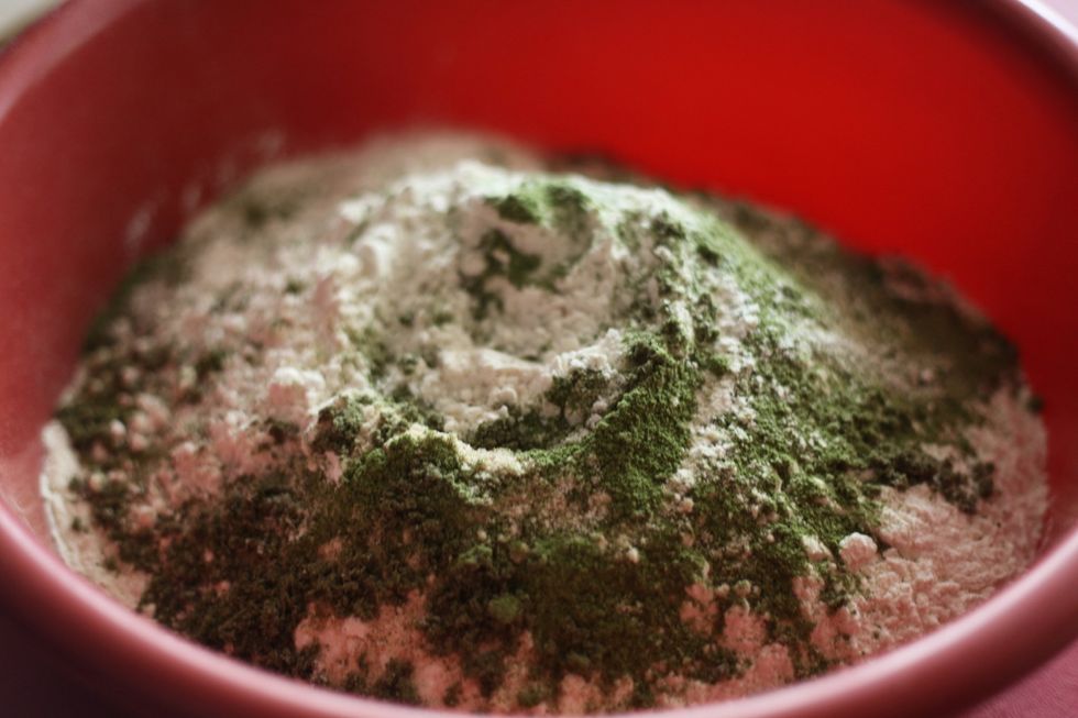 So 2.5 kg of plain sifted flour and 2 tablespoons of ground marjoram.