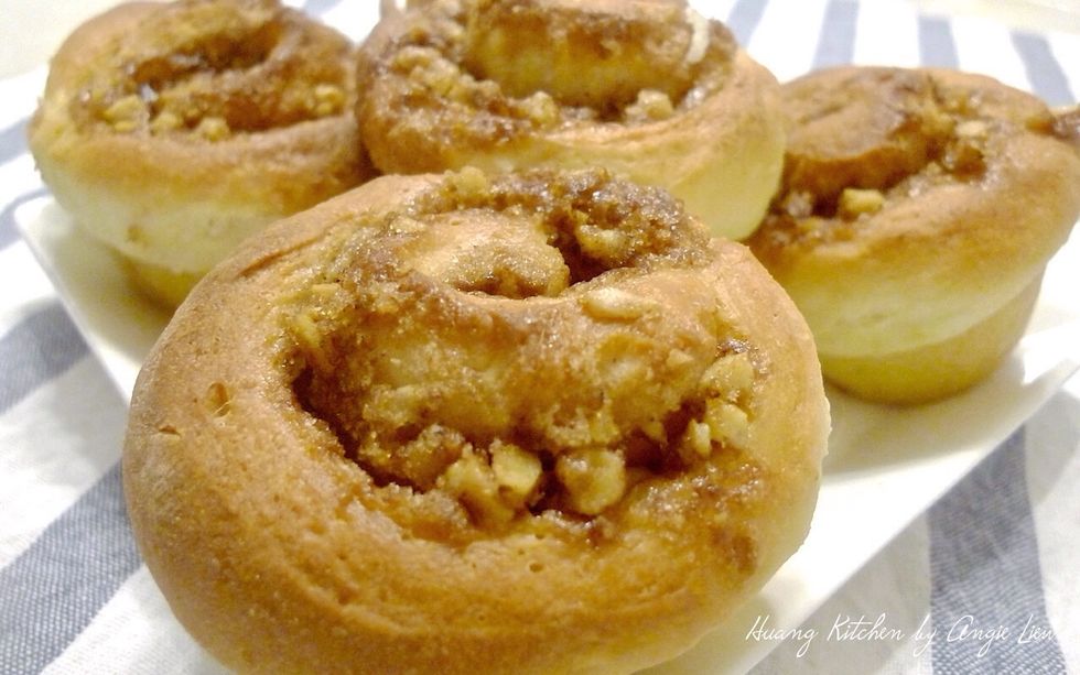SO ENJOY!    For more details on this recipe, please access http://www.huangkitchen.com/soft-buttery-walnut-cinnamon-rolls