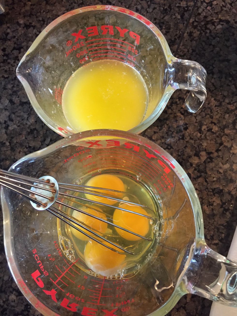 So far, everything is yellow, right? LOL. Beat the eggs!