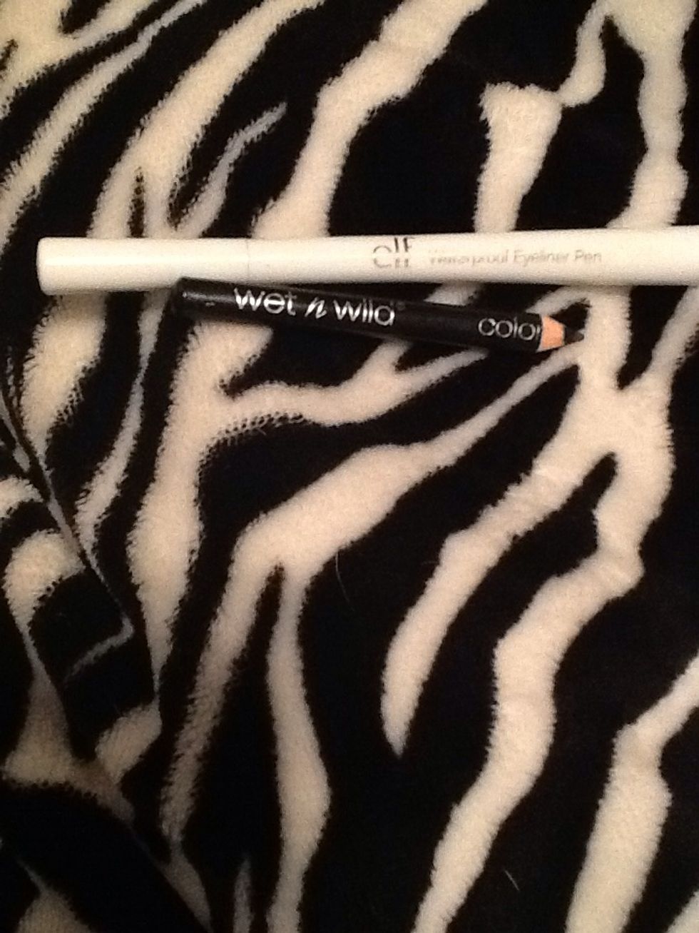 So first you need liquid eyeliner and a pencil one