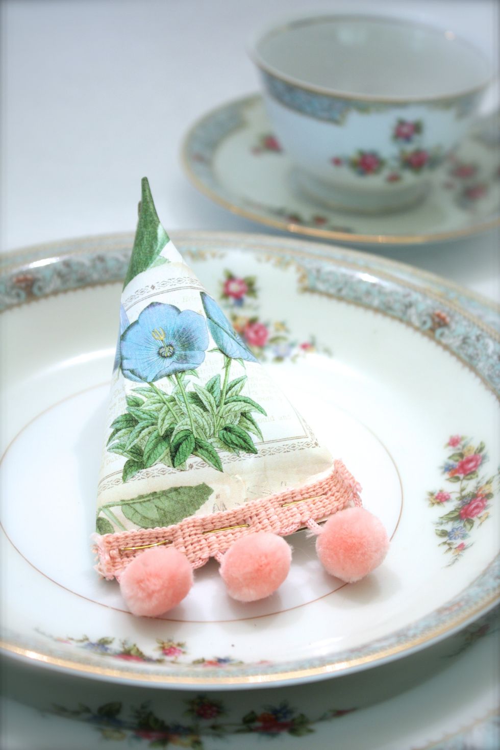 So Fun! You can really get creative decorating these! Thanks for joining me and find more crafty stuff on my blog at http://inmyblueroom.blogspot.com/