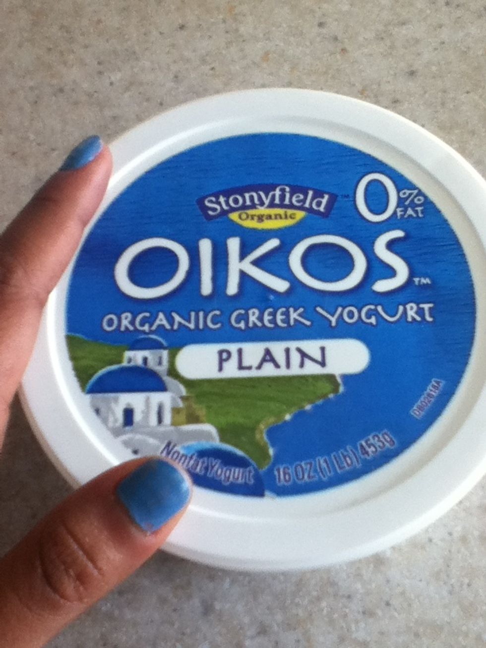 So here's the yogurt. Really makes me crave some yagoot(: