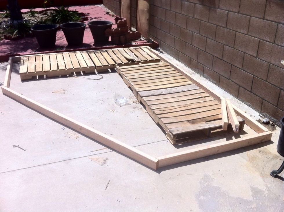 So I use pallets to get an idea of how big I wanted it to look.