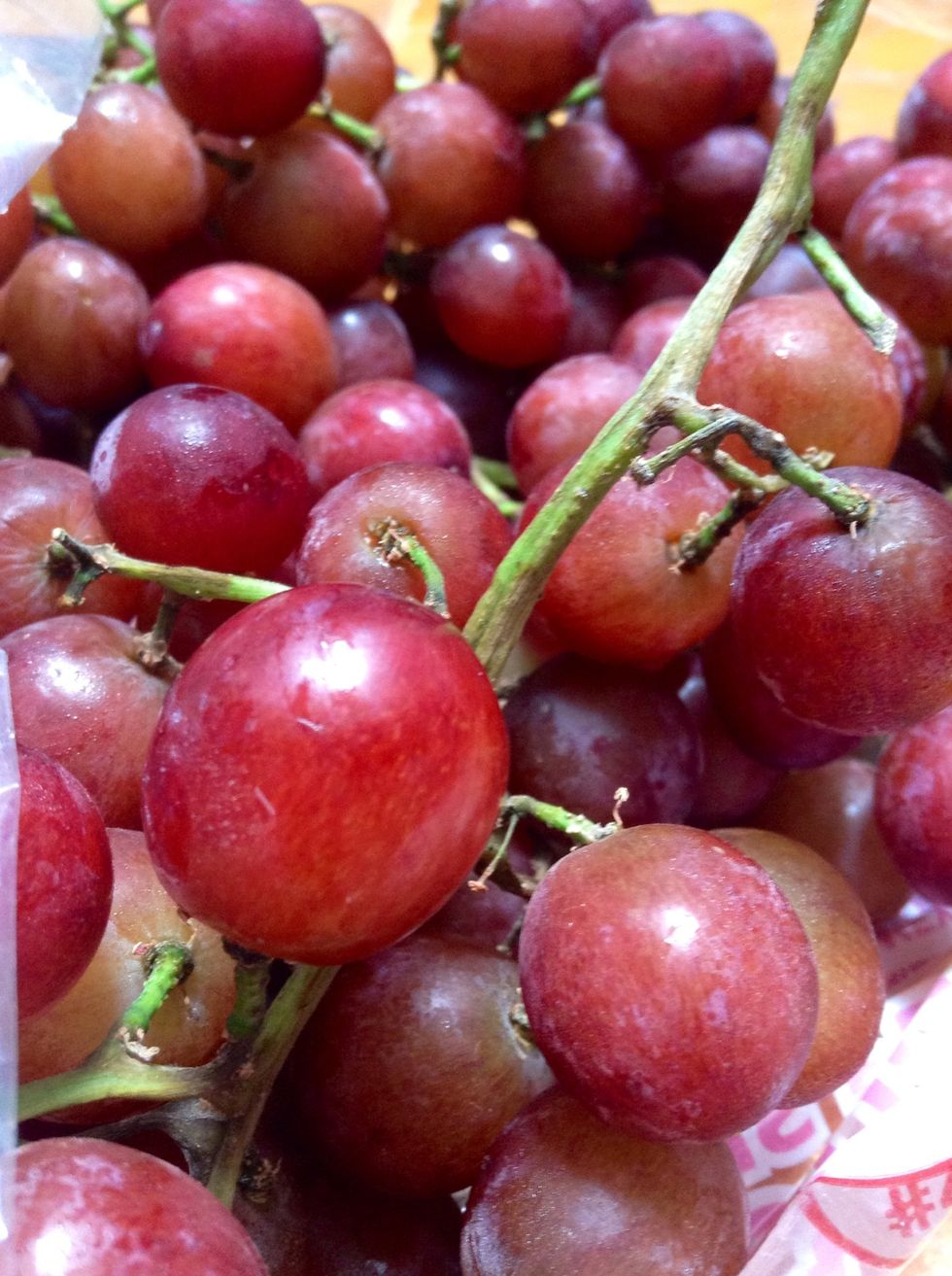So, in order to freeze the grapes you need to wash them and take them off the vine \ud83c\udf1e