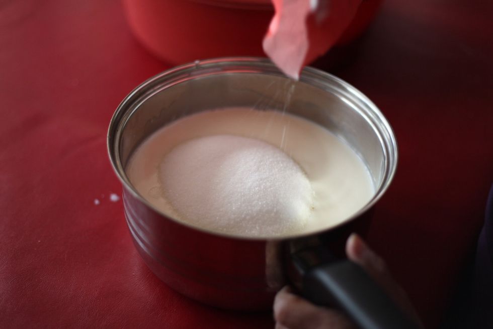 So let's start by preparing the liquids. 3 cups of milk and 1 kg of sugar. I know I know, sugar again!!!