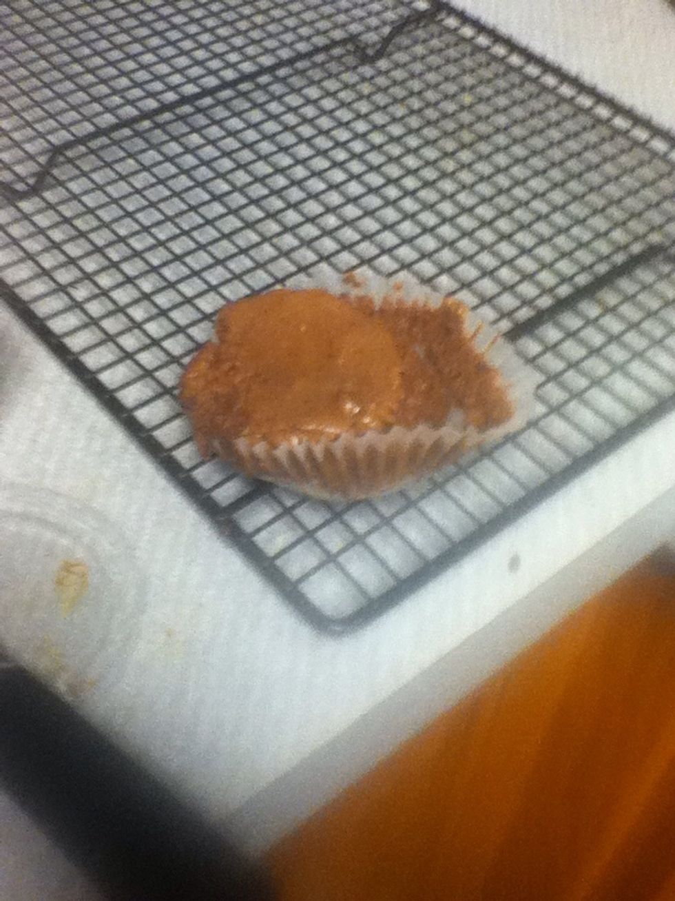 So take them out of the oven and place them on a cooling rack. Obviously you have to eat this one.. Look at it..