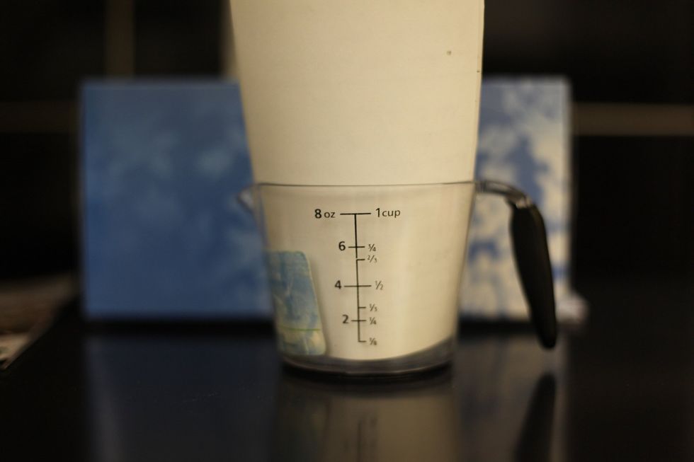 So why have I taken a photo of my cup? The importance of measuring is the key to a successful bread. Even if you don't use a measuring cup, same cup for all the ingredients.