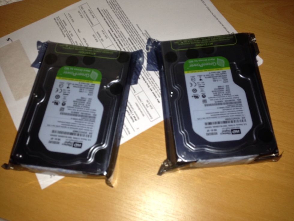 So you got some new harddrives, but what to do with the old ones you took from a 5 year old computer? Nobody will buy something like a 30GB harddrive anymore