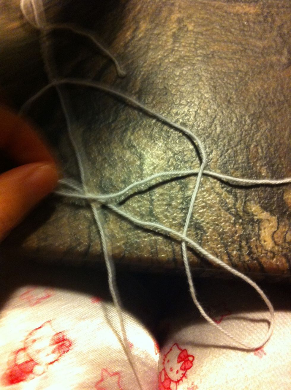 so you put the right cord under the center string