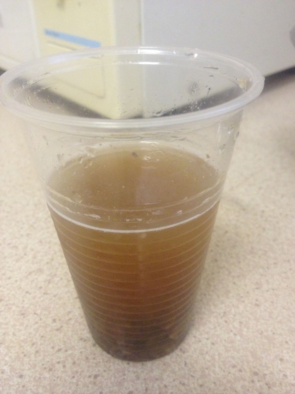 Soak 5-6 bulbs of tamarind in water and leave for 10mins