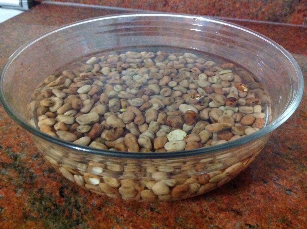 Soak 500g of dried broad beans in water for 12 hours