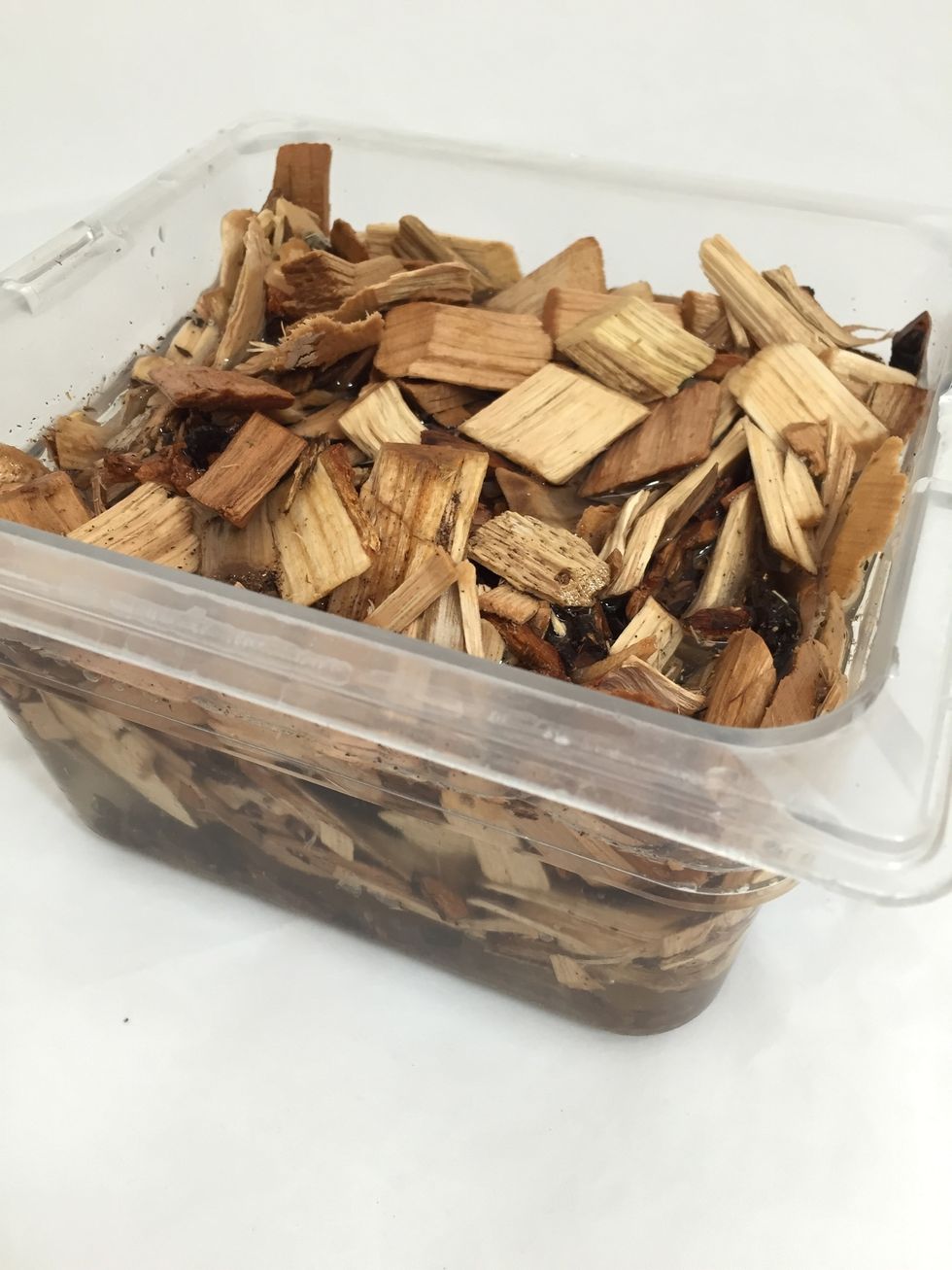 Soak about 4 cups of wood chips in water for 5 to 10 minutes.