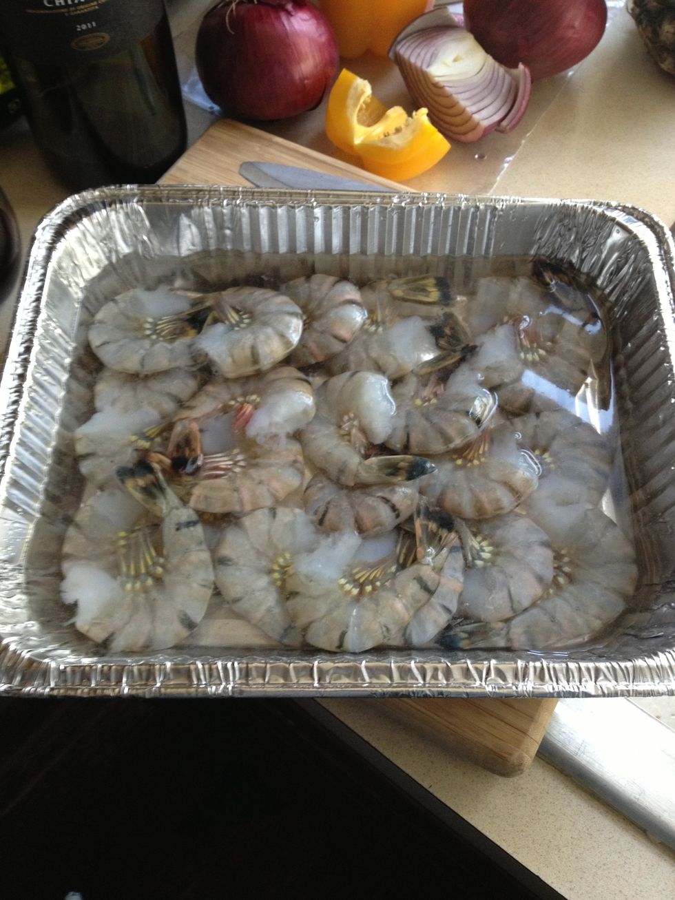 Soak prawns in cold salt water (10-15 minutes)