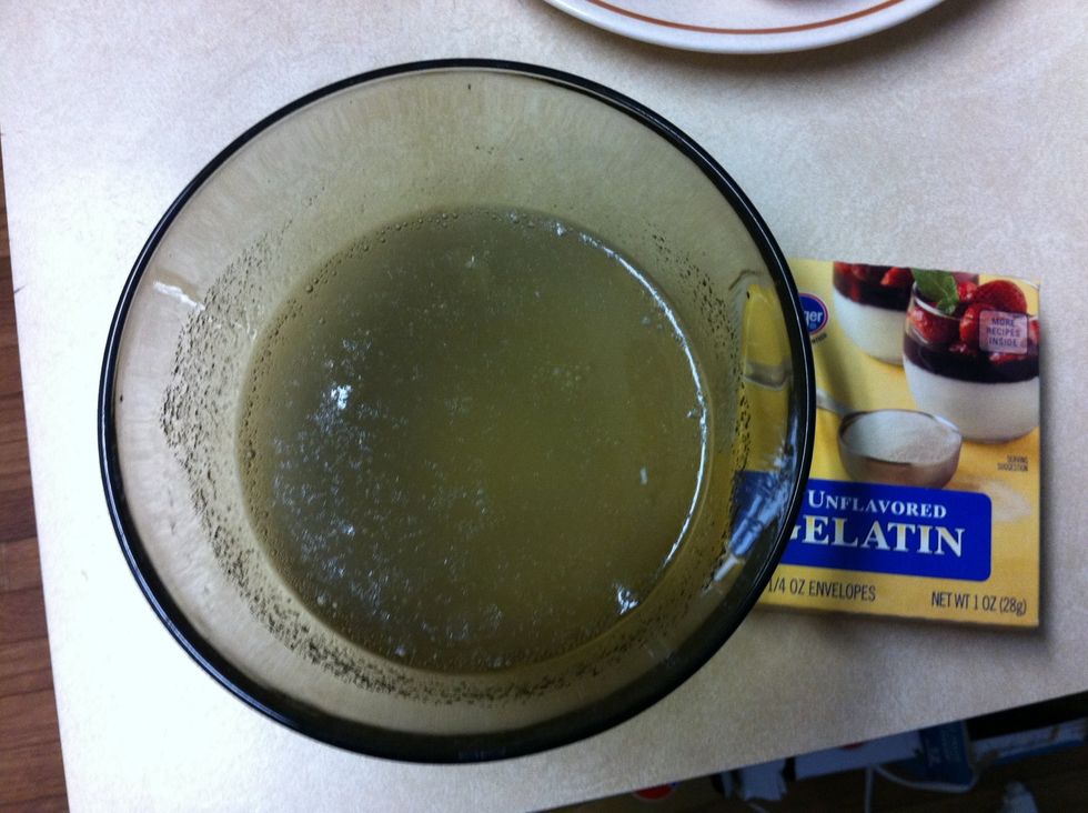 Soak the gelatin in 150g(5.5oz)water,and let sit for 30min.