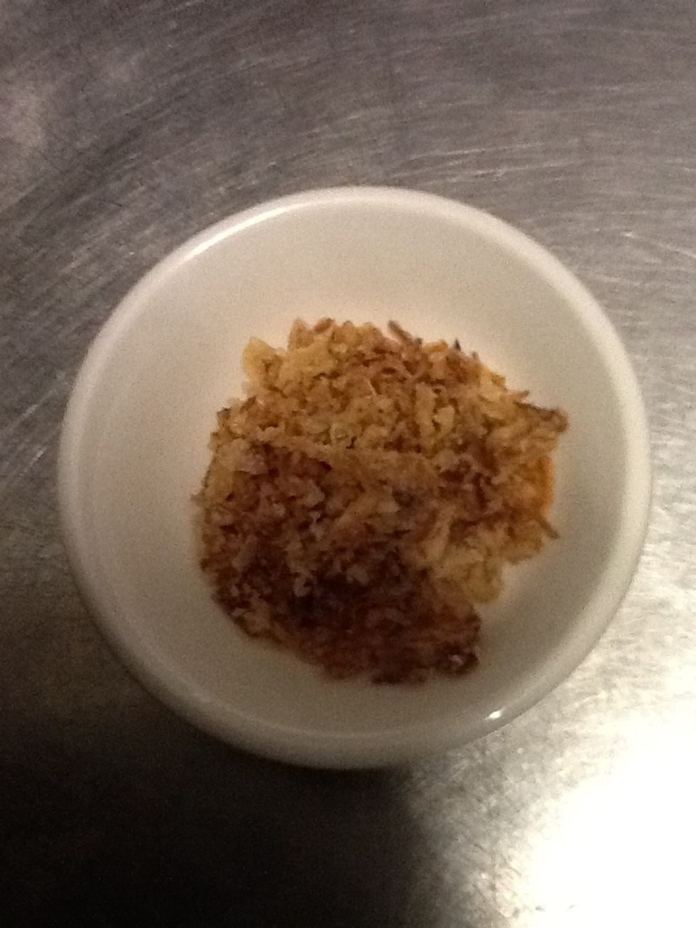 Some fried shallots
