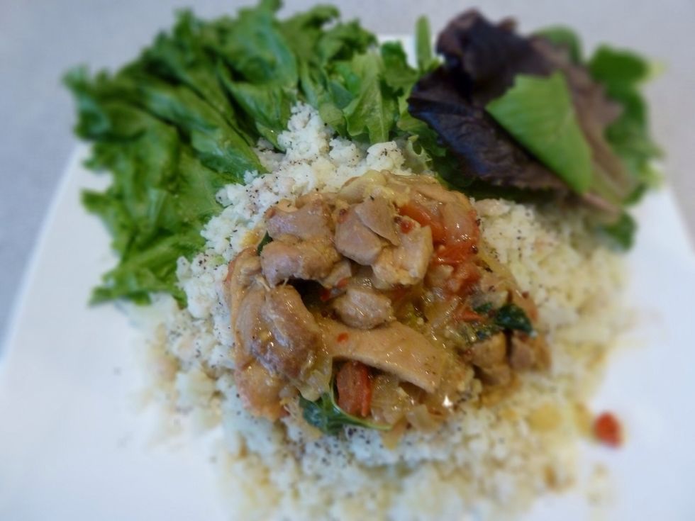 Some greens on the side and some curry on the top - eating rice has never been so guilt-free :) Stay healthy y'all