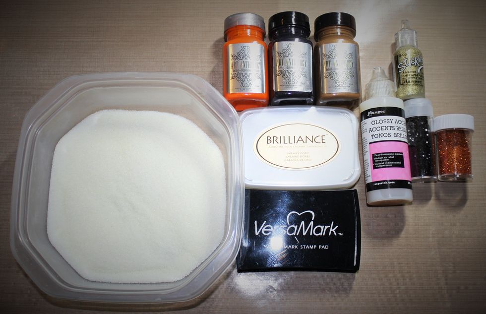 Some of your supplies, the UTEE is in a container for easier access for applying to your pieces.