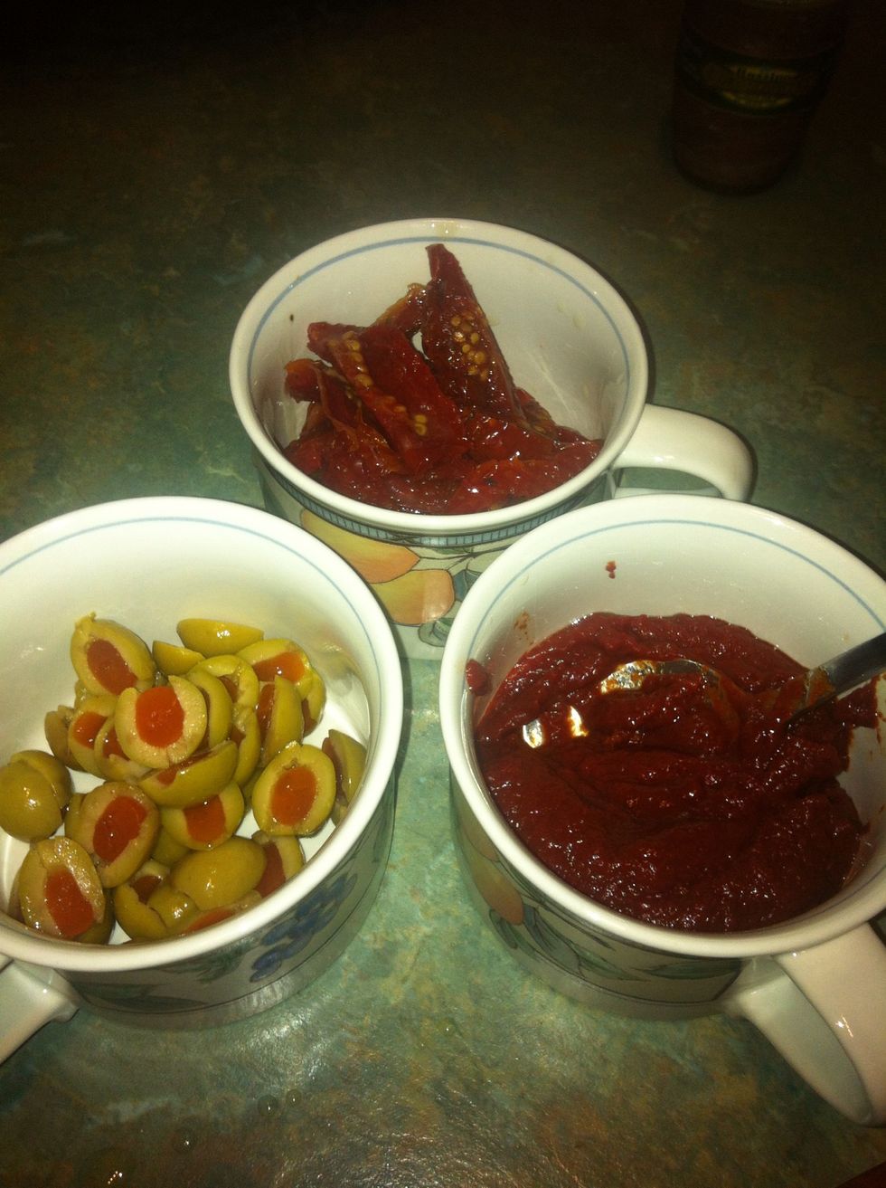 Some olives, sundried tomatoes and tomato paste - from the deli