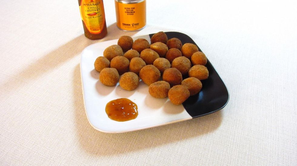 Some people have cutlets parties where a group of friends gather to make cutlets as a joint effort. All you need is some good wine or some Ceylon Cinnamon Tea. Then each person takes their share home.