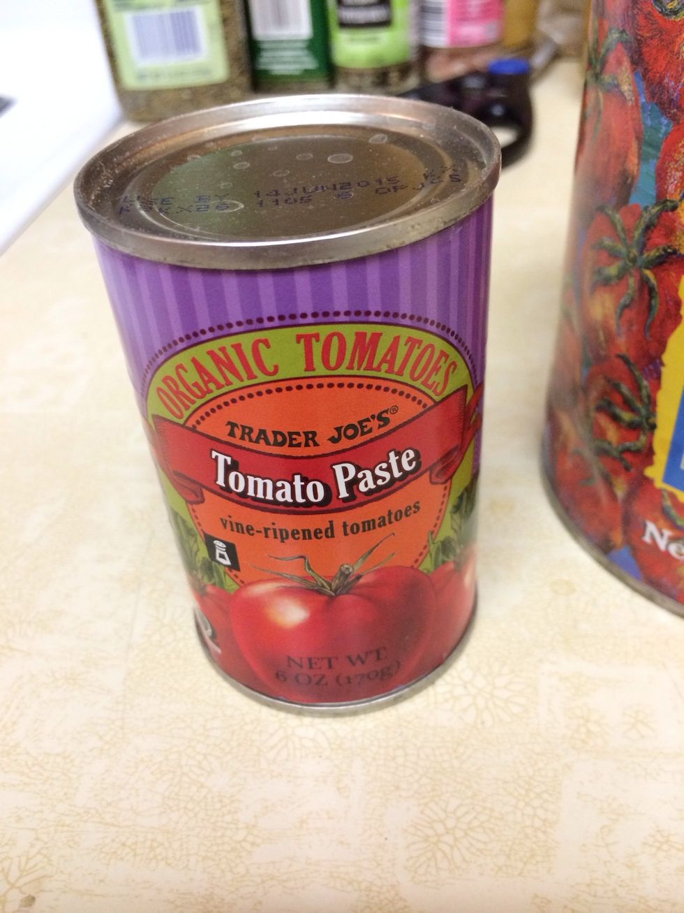 Some plain tomato paste