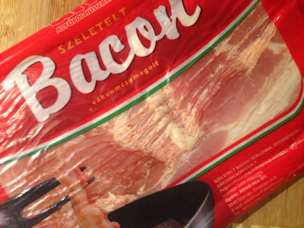 Some smoked bacon\ud83d\ude0b (the original way is with panchetta but i dont have it at home and its very rainy to go to the supermarket\ud83d\ude01)