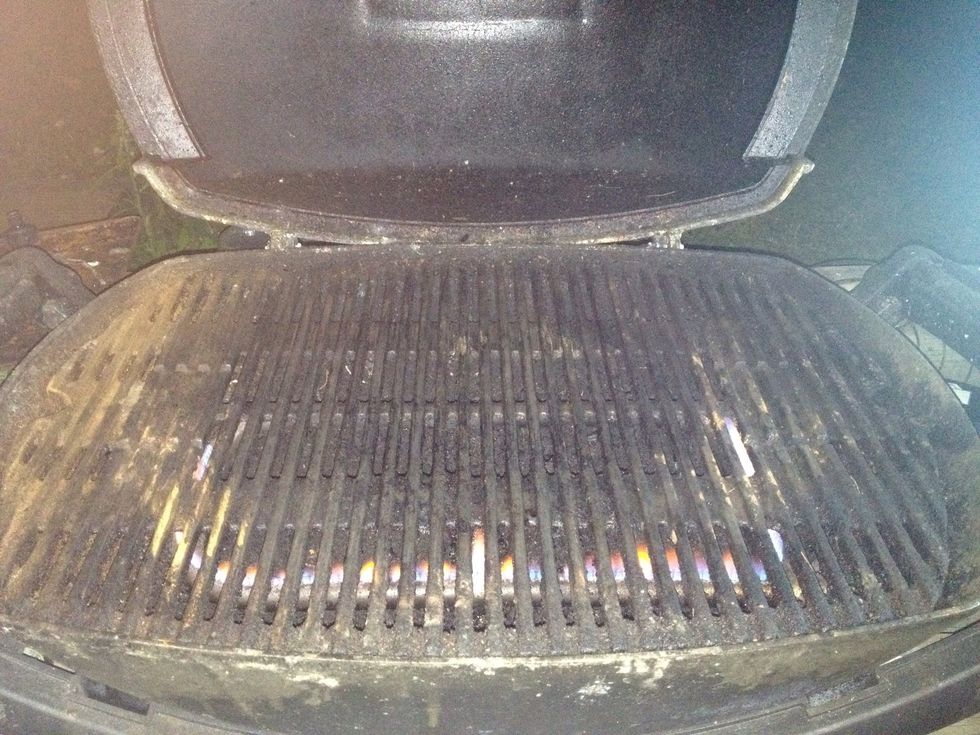 Some times we forget to clean the BBQ or don't use it for a while and ends up looking like this
