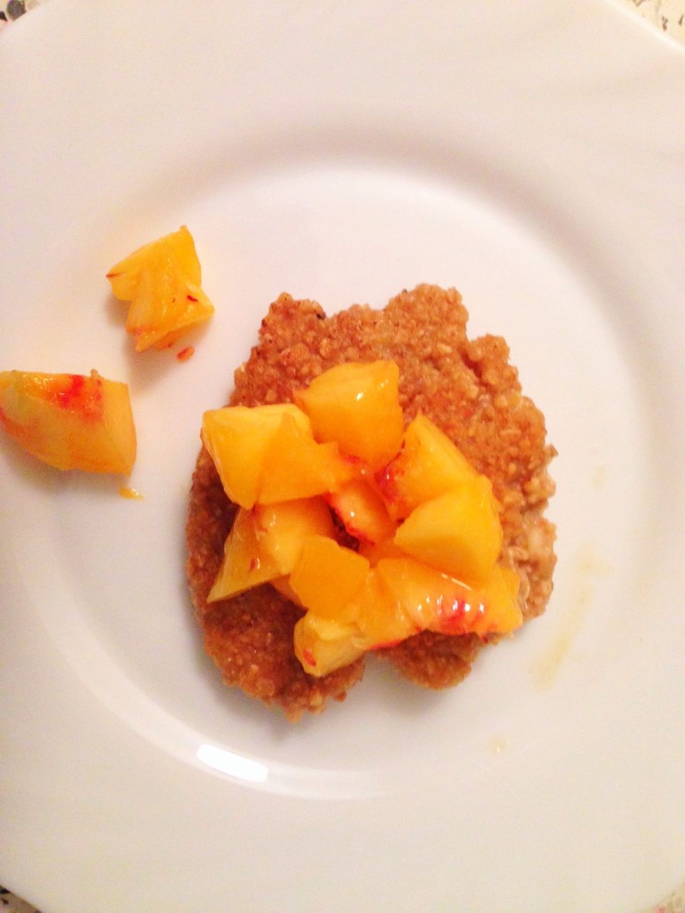 Sorry I totally forgot to take a picture of baking the pancakes. Bake in a pan with a bit coconut oil until they're brown. Now it's time to stack! Pancake and nectarines on top.